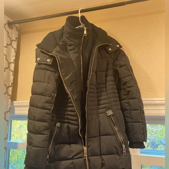 WARM black Guess winter puffer coat - Picture 2 of 7